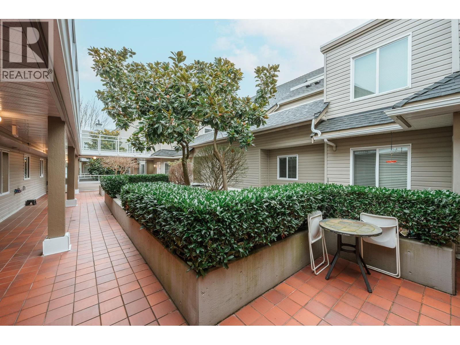 205 4988 47a Avenue Property Photo 3