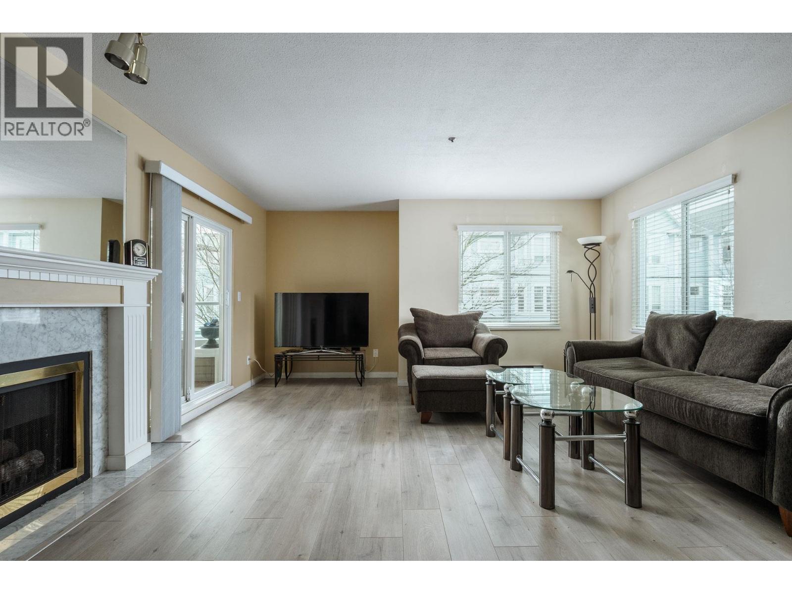 205 4988 47a Avenue Property Photo 6