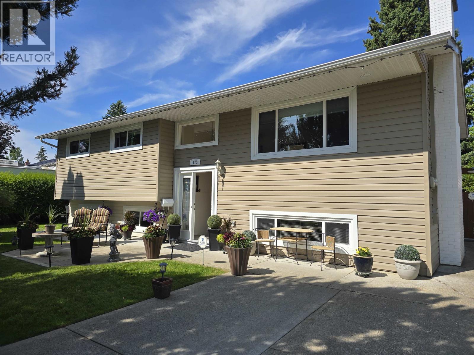 173 VOYAGEUR DRIVE Property Photo 1
