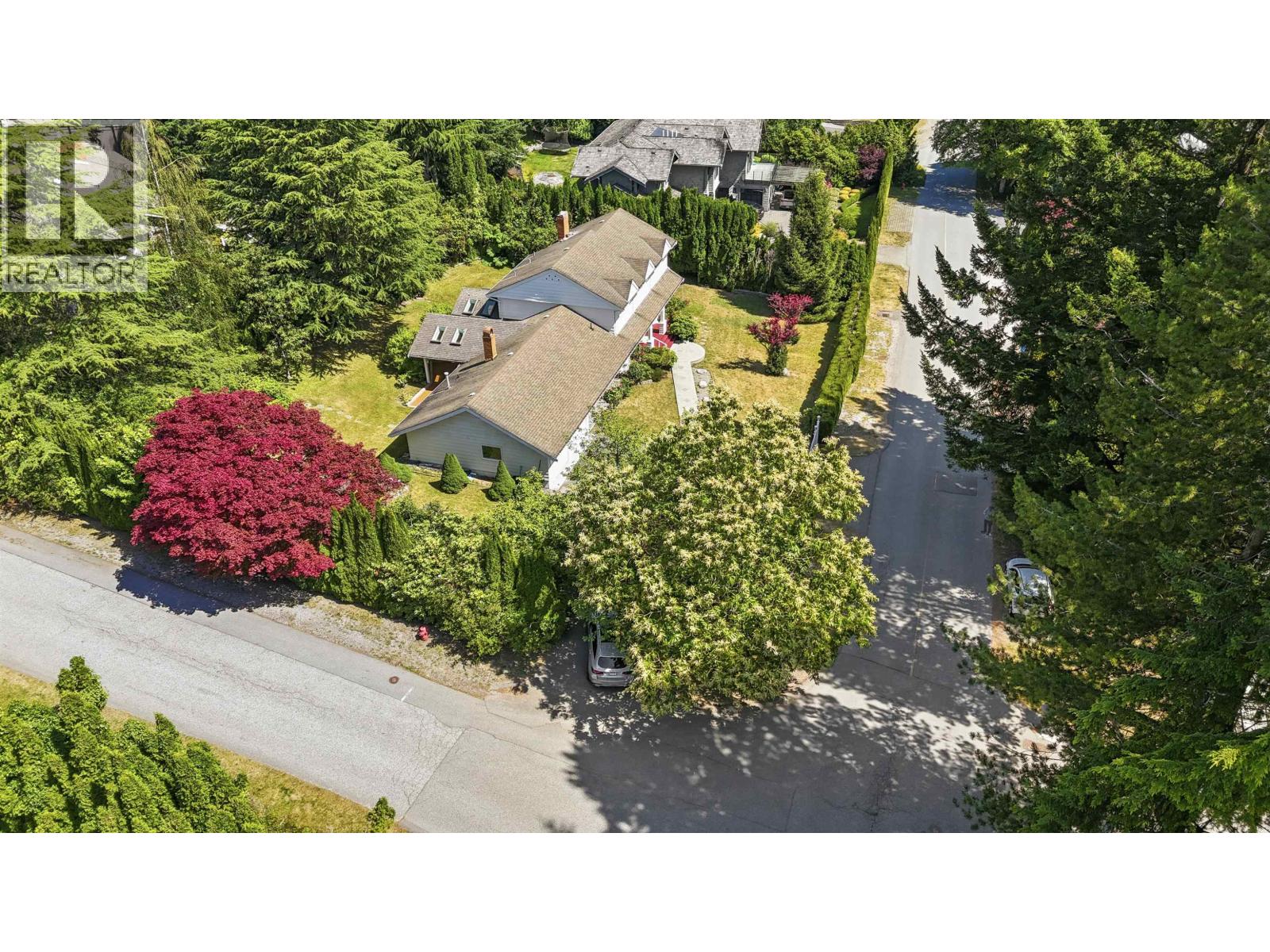 875 Greenwood Road Property Photo 3