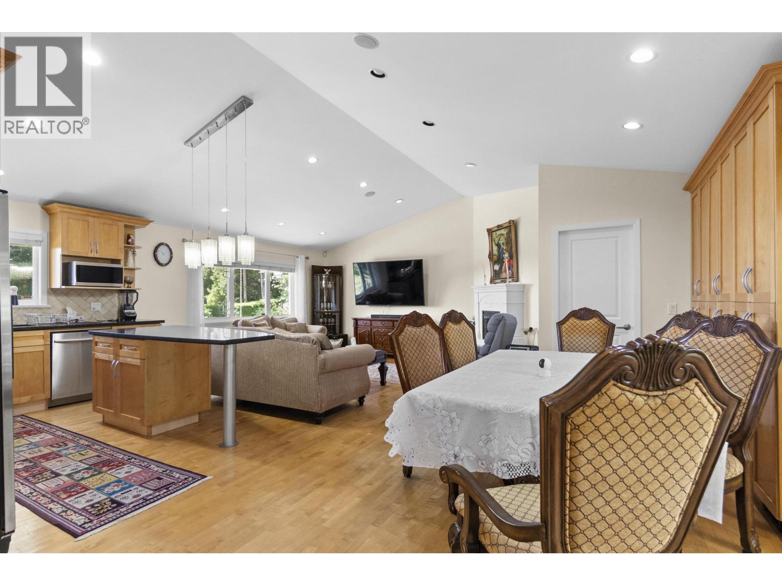 875 Greenwood Road Property Photo 16
