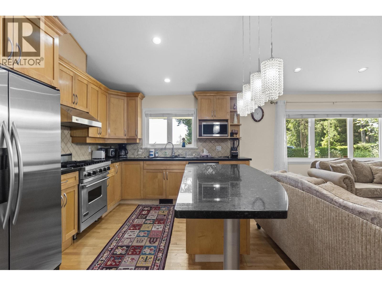 875 Greenwood Road Property Photo 18