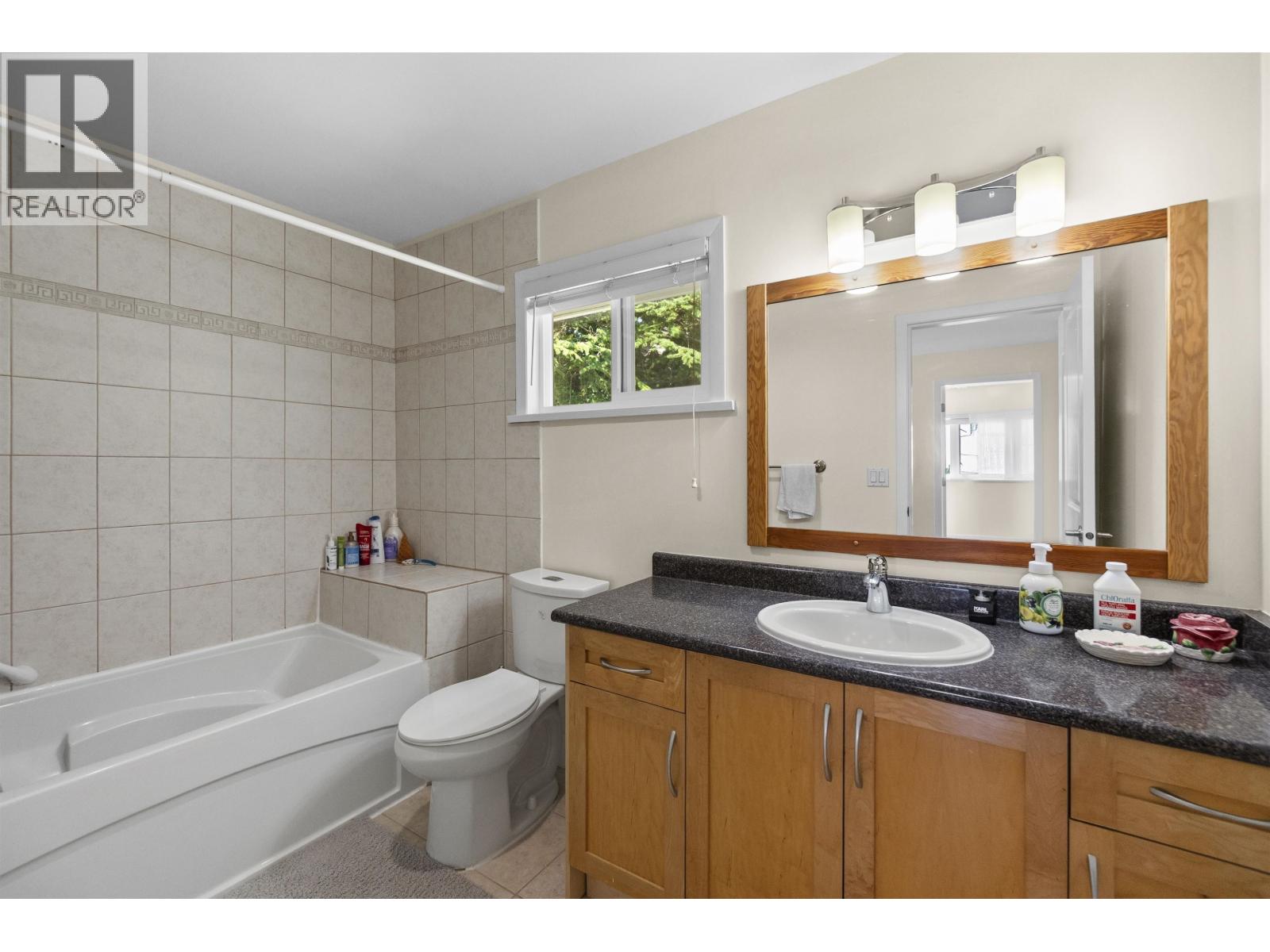 875 Greenwood Road Property Photo 35