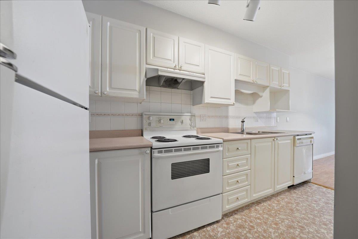 210 2963 Nelson Place Property Photo 12
