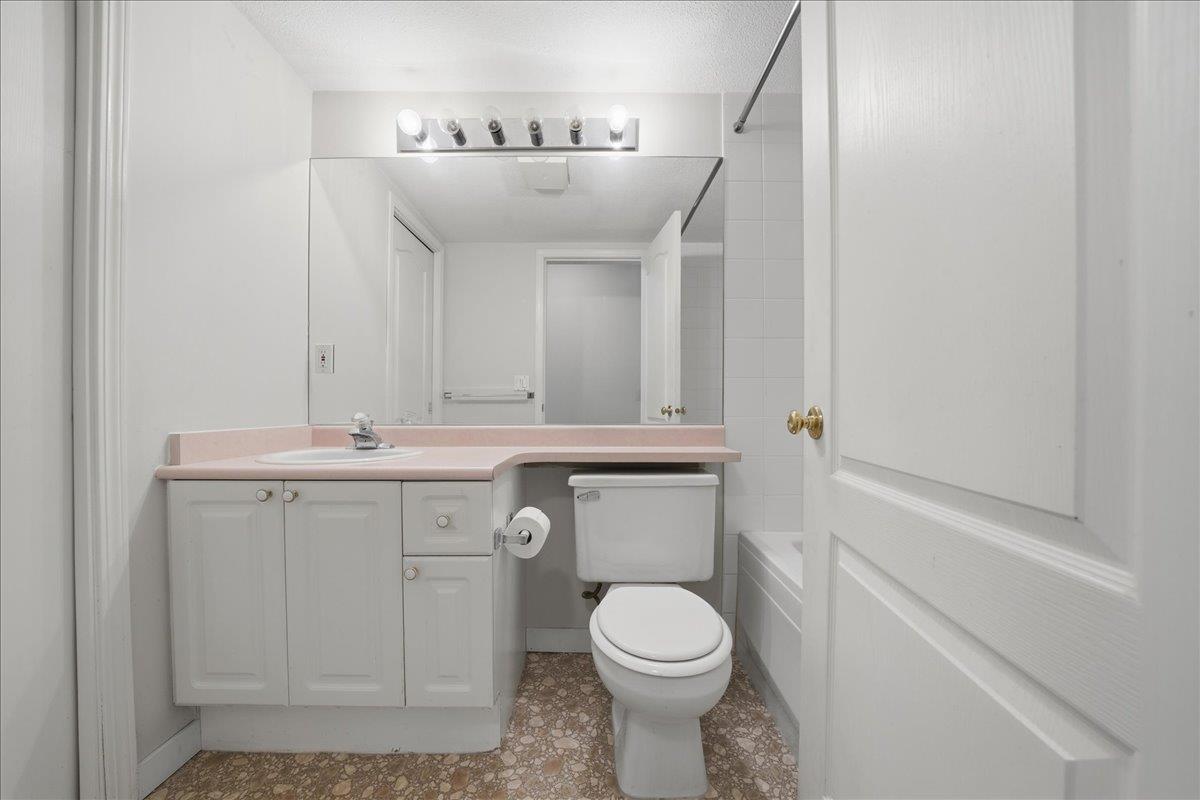 210 2963 Nelson Place Property Photo 18