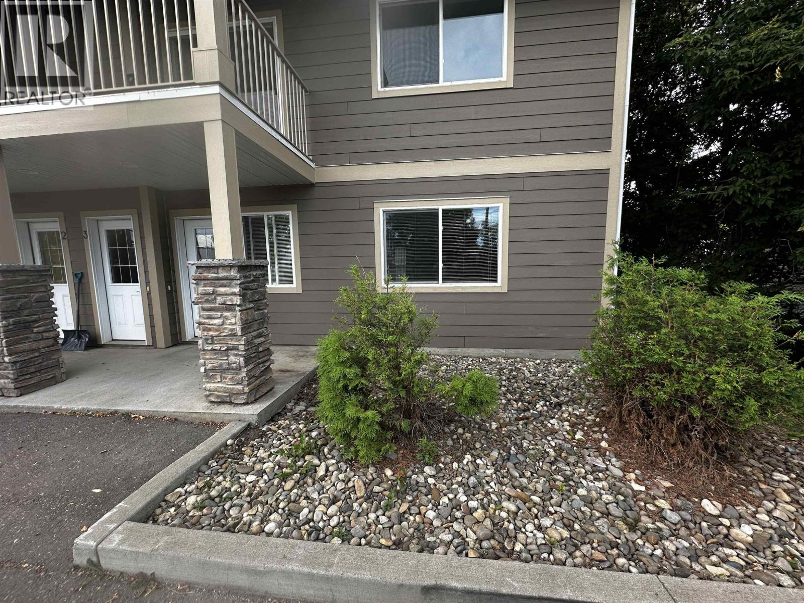 4 10223 98 Avenue Property Photo 6