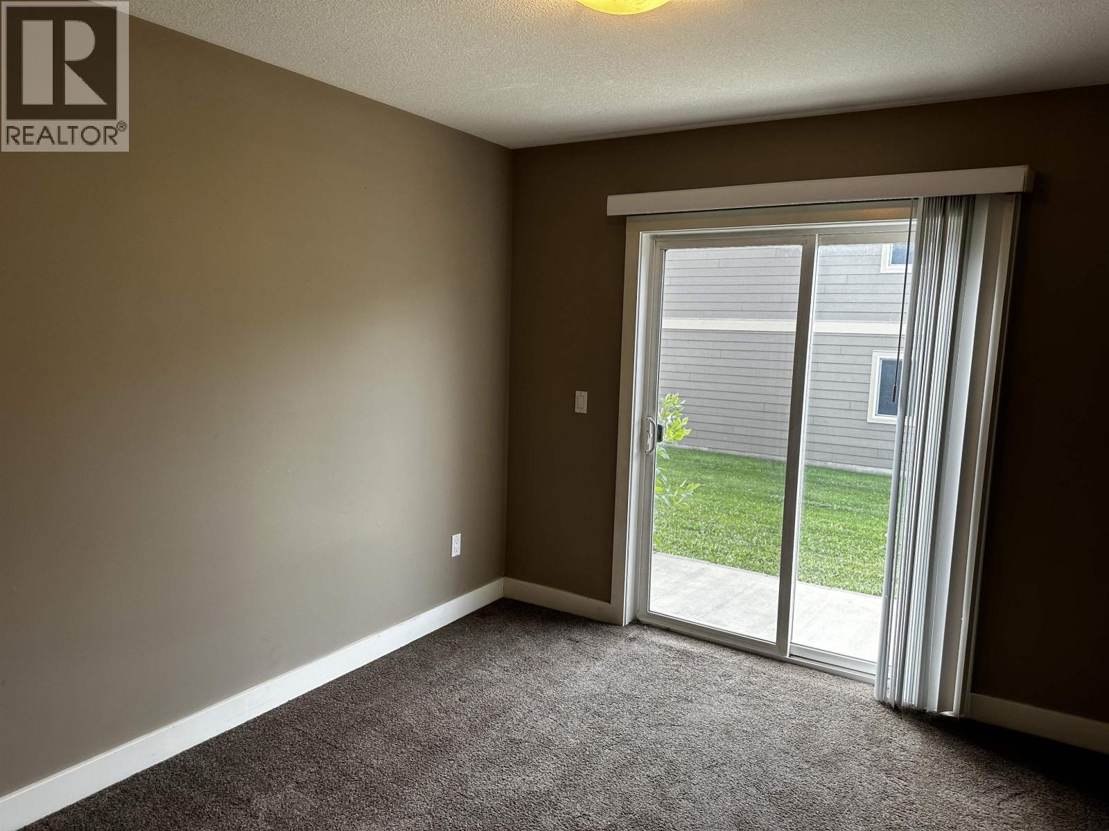 4 10223 98 Avenue Property Photo 15