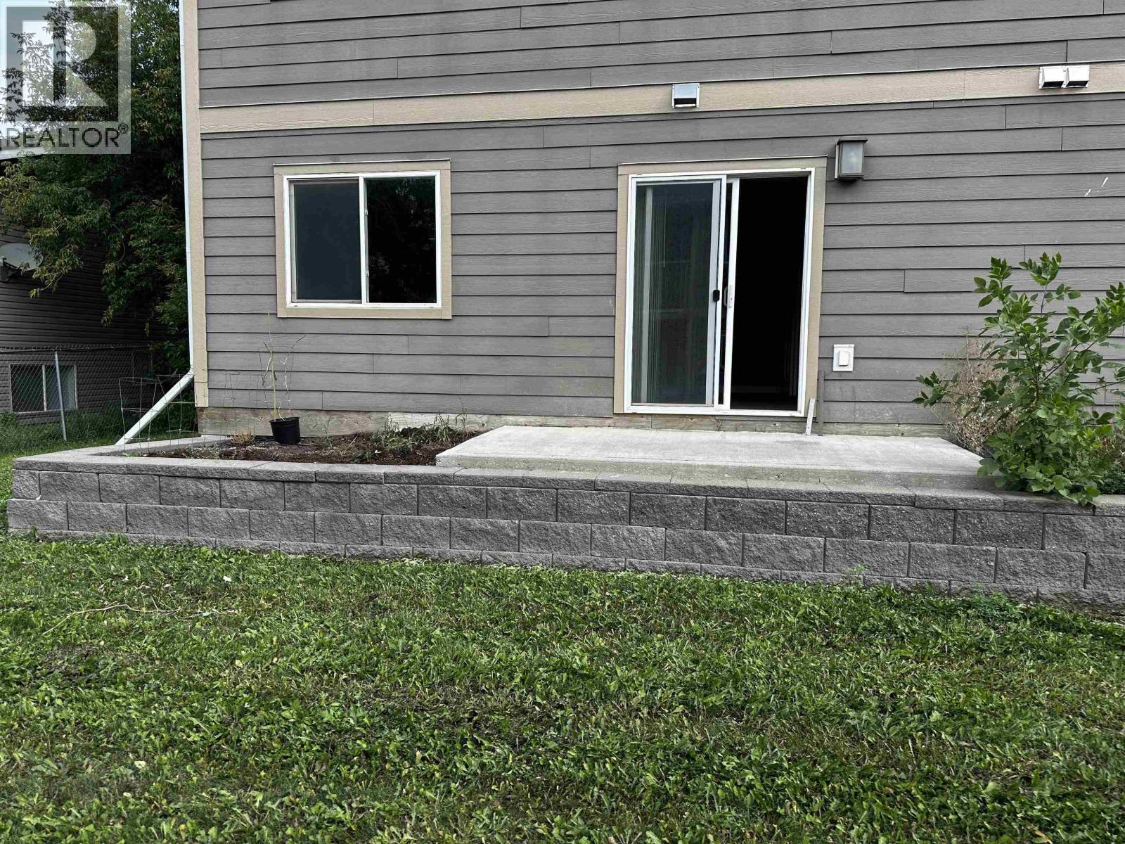 4 10223 98 Avenue Property Photo 18