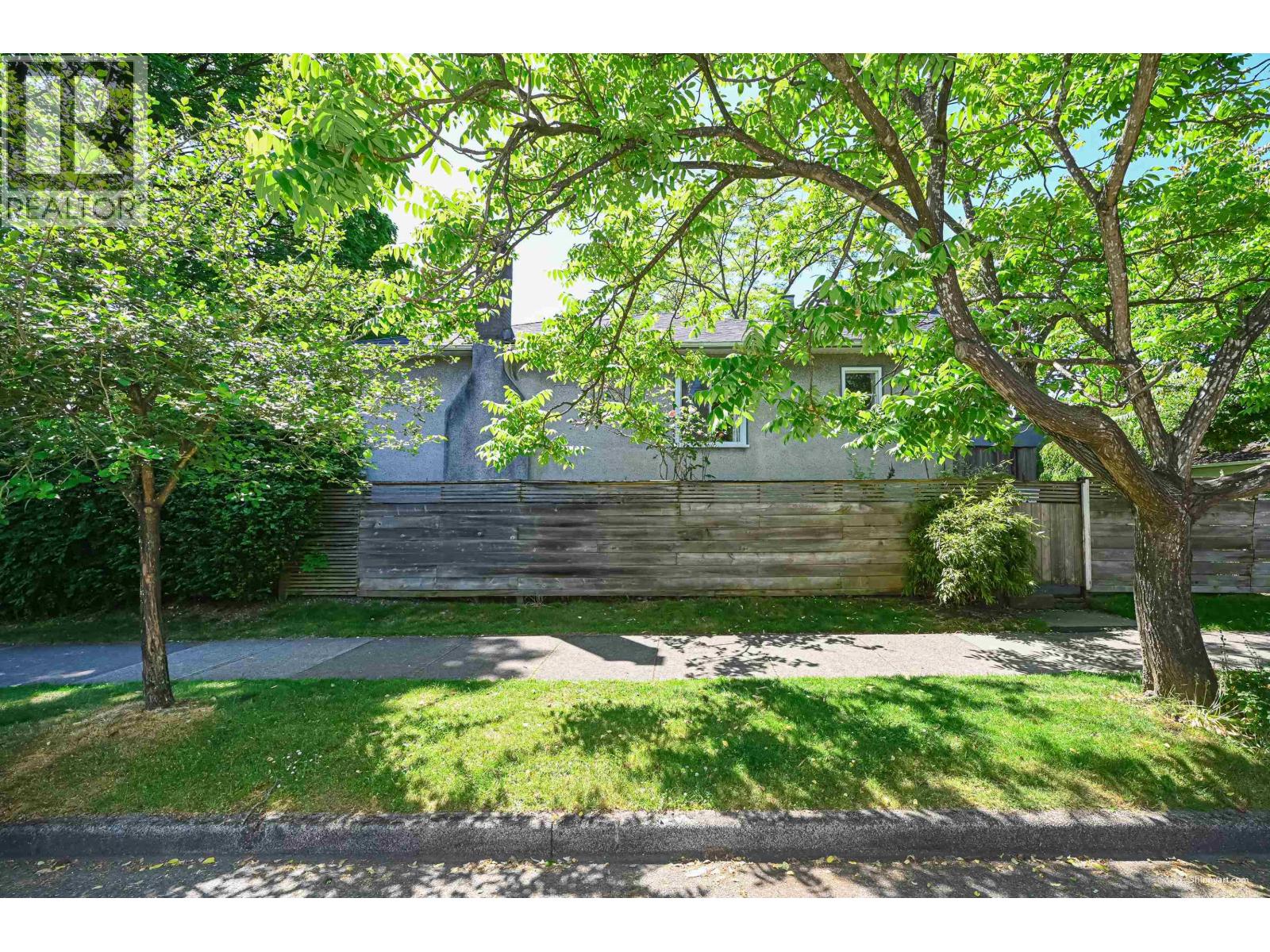 3305 W 6th Avenue Property Photo 2