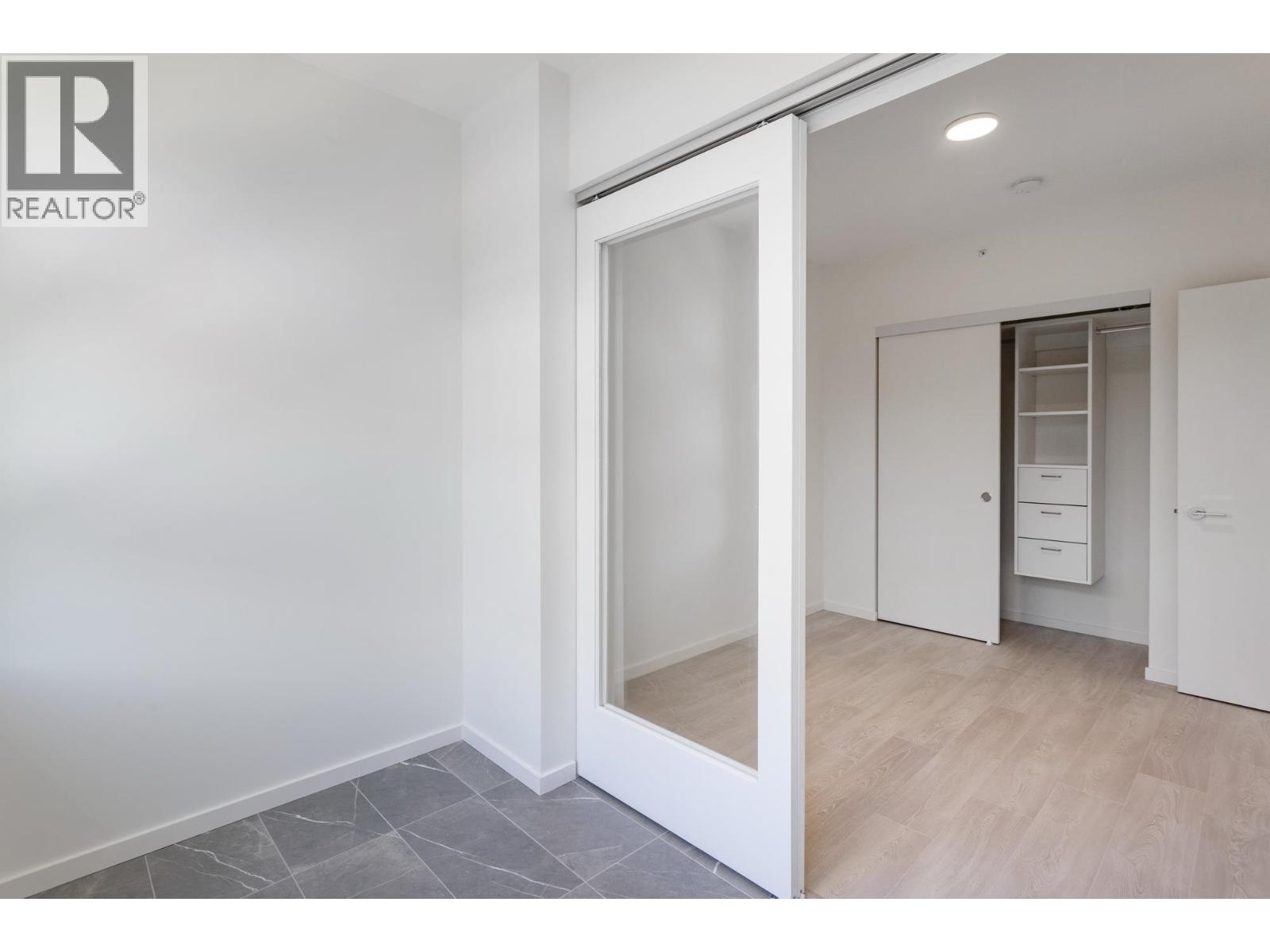 410 3264 Vanness Avenue Property Photo 15