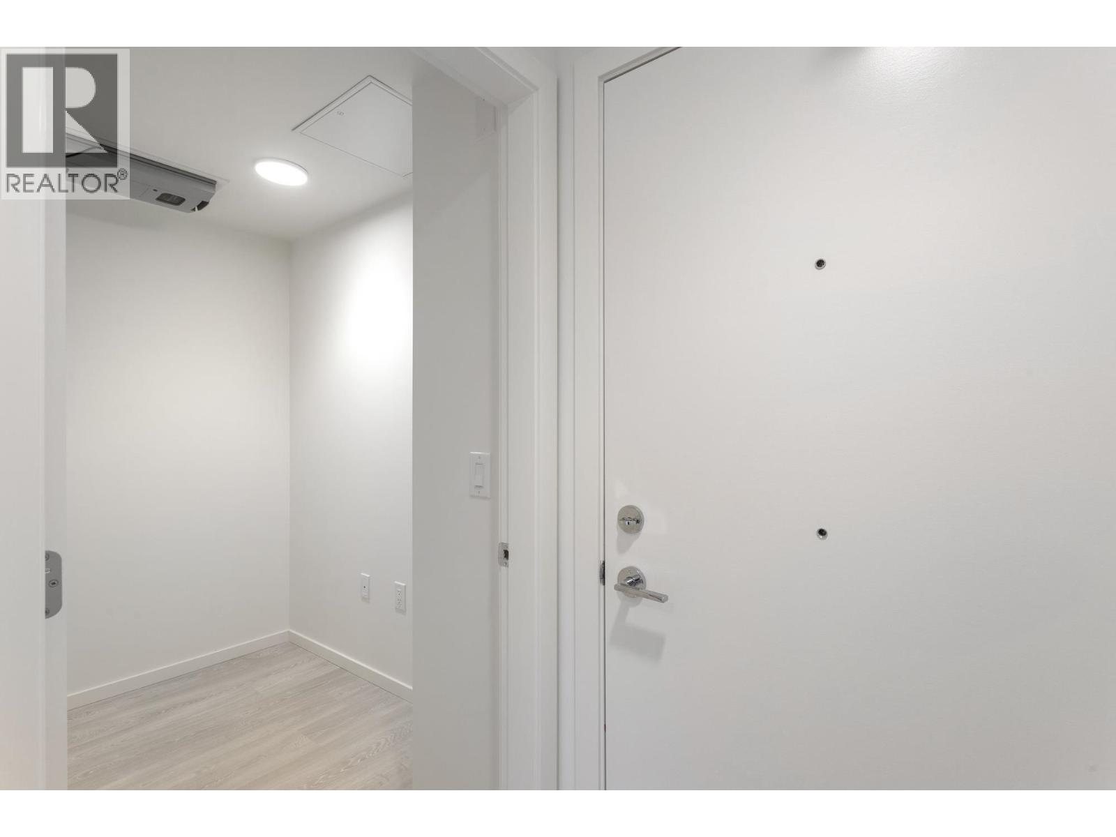 410 3264 Vanness Avenue Property Photo 18
