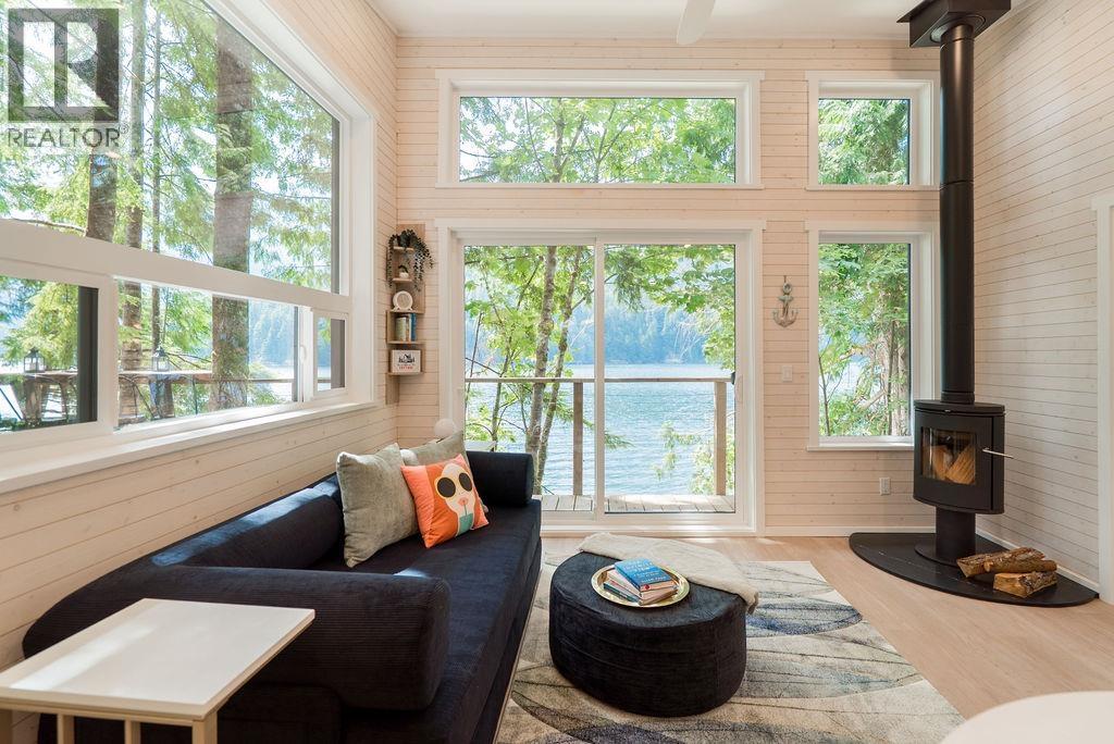 14 E Croker Island Property Photo 6