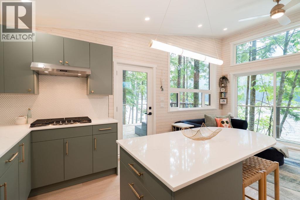 14 E Croker Island Property Photo 11