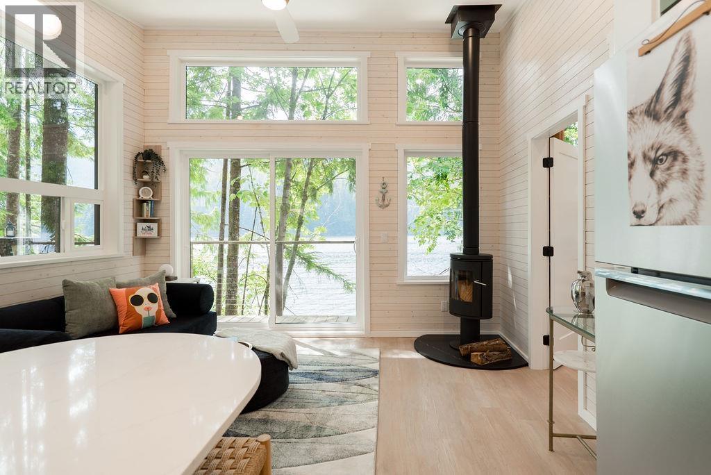 14 E Croker Island Property Photo 16