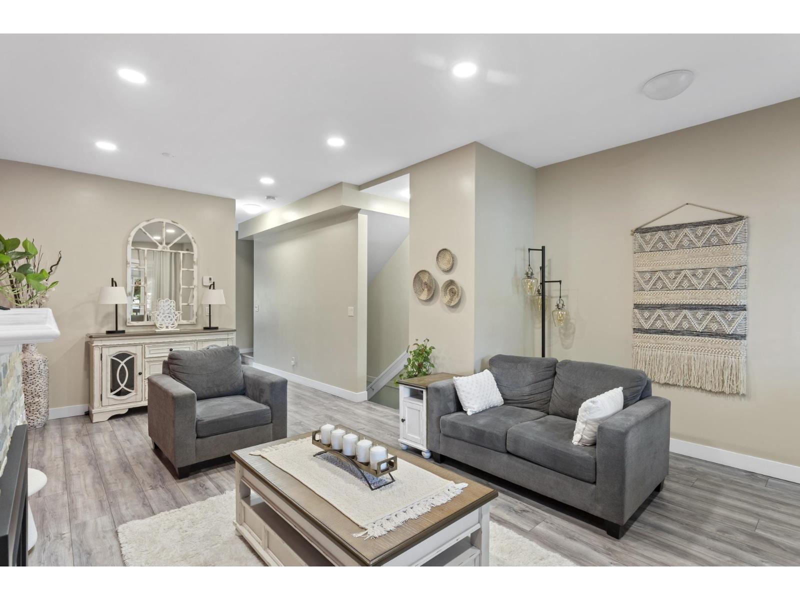 73 6852 193 Street Property Photo 1