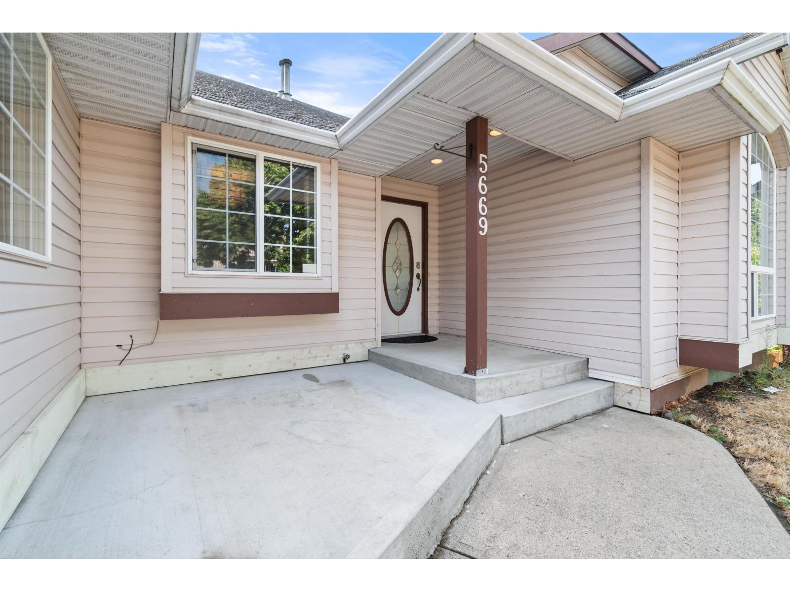 5669 Stonehaven Street Property Photo 2