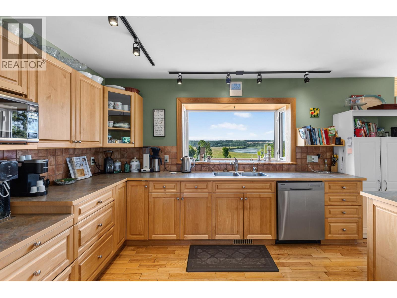 1036 Sackner Road Property Photo 4