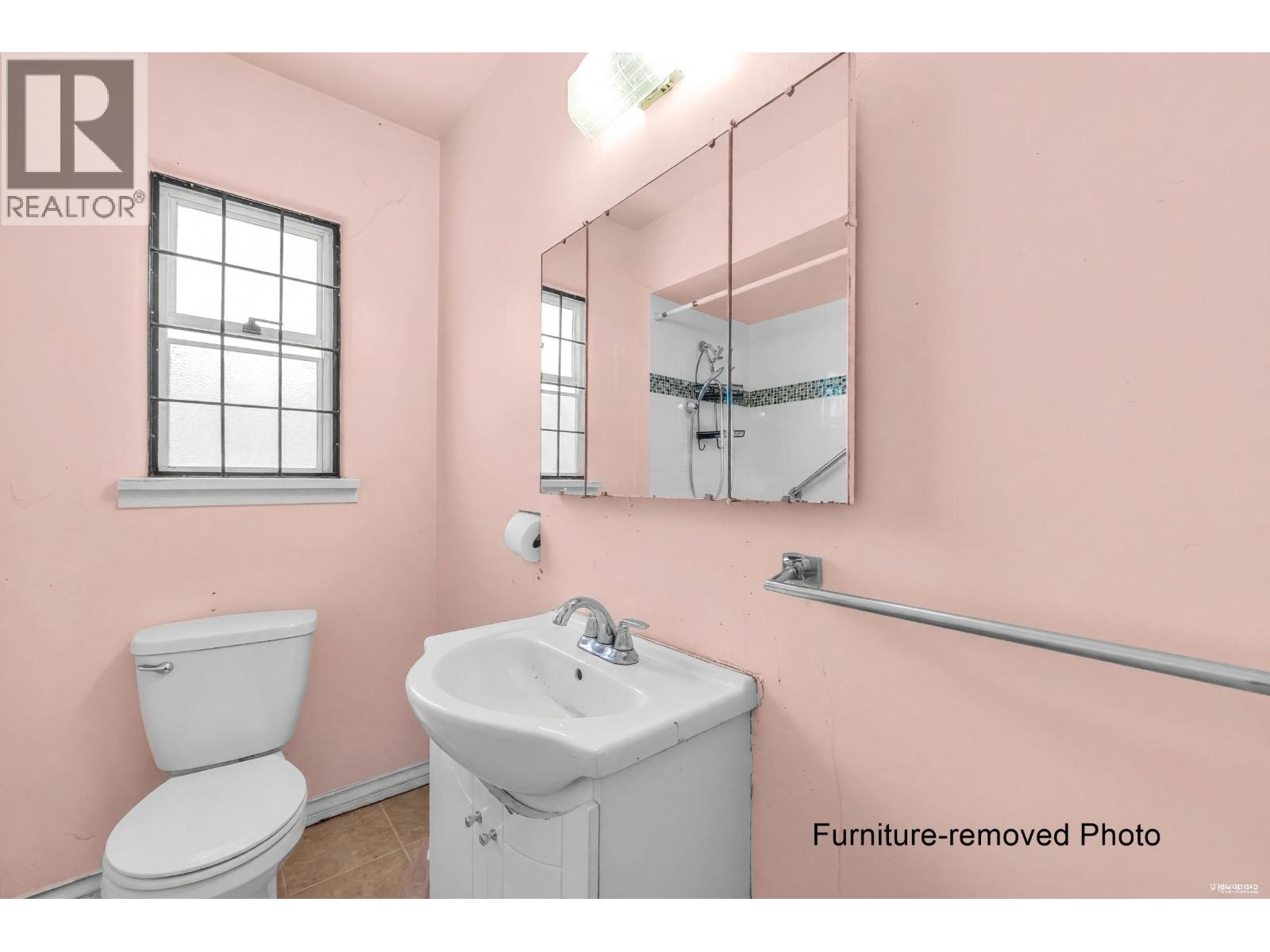 3822 Kincaid Street Property Photo 5