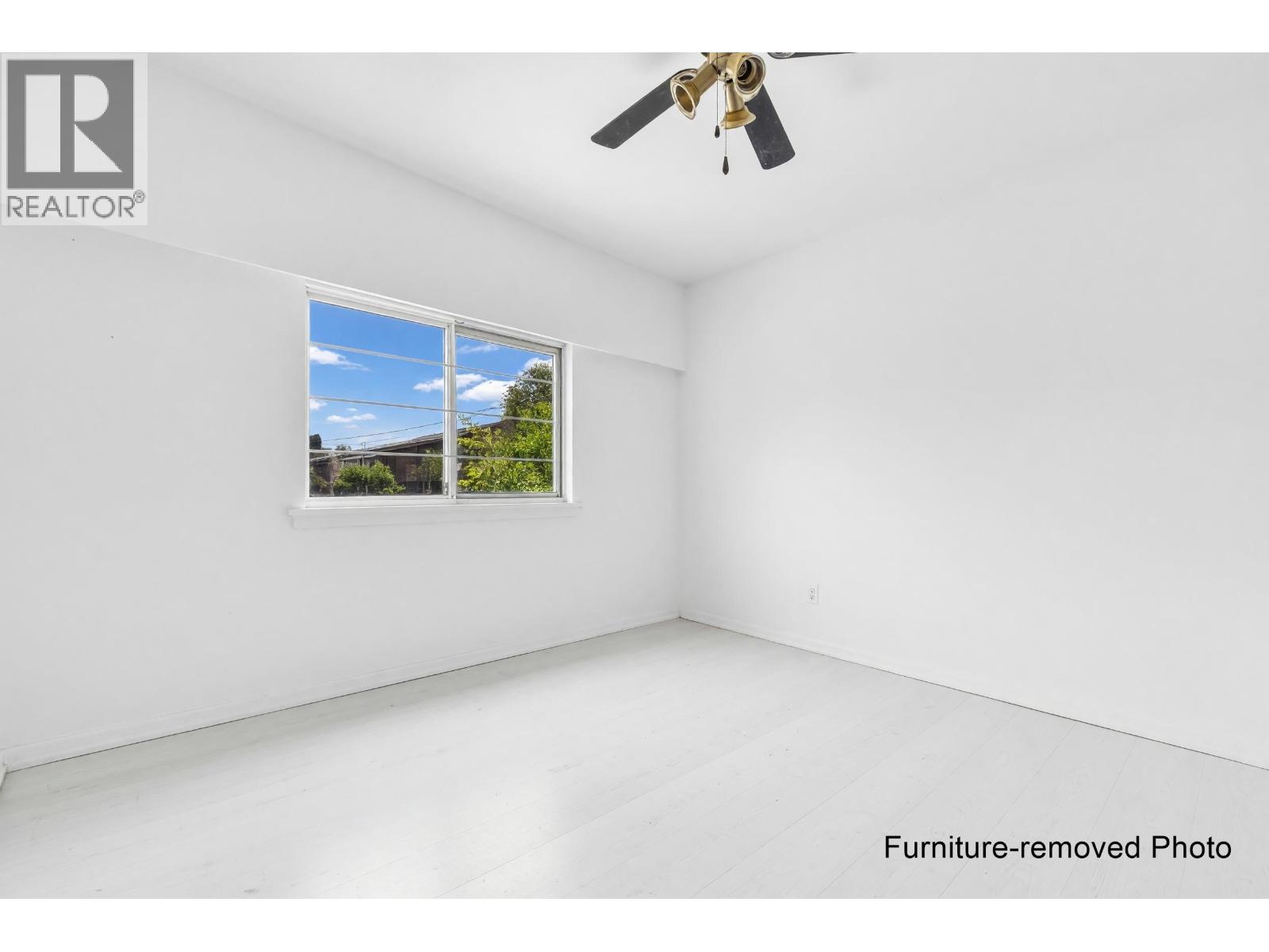 3822 Kincaid Street Property Photo 6