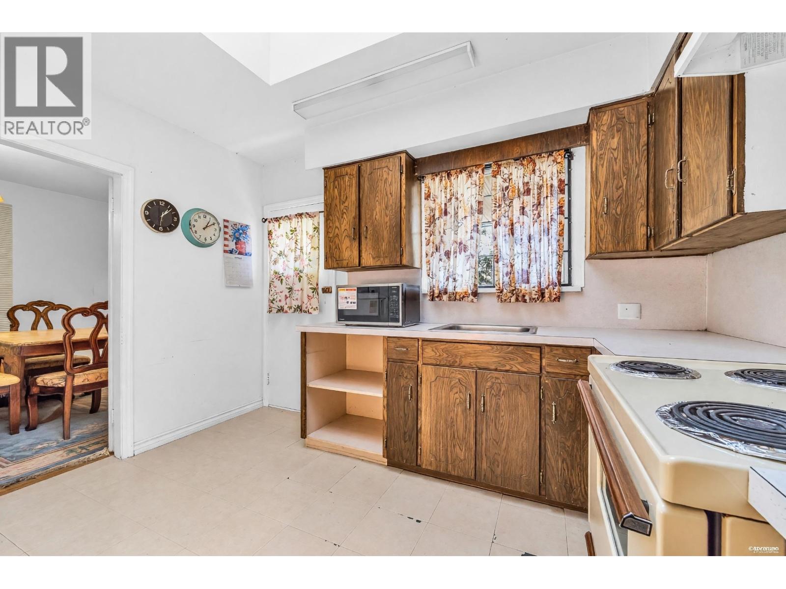 3822 Kincaid Street Property Photo 9