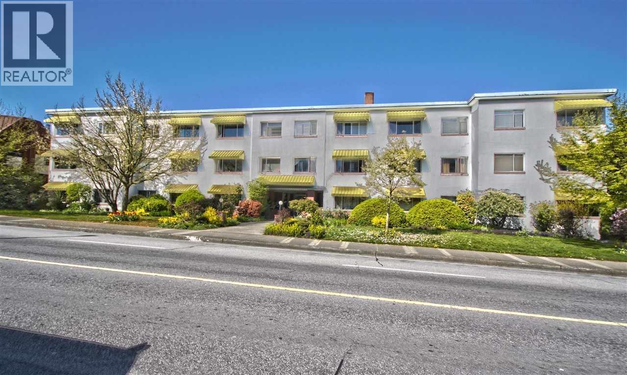 211 2469 CORNWALL AVENUE Property Photo 1