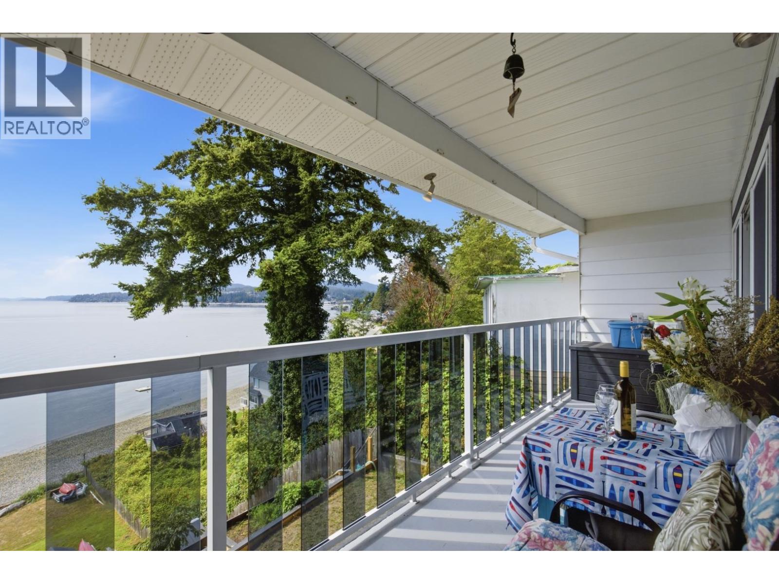 5223 Sunshine Coast Highway Property Photo 2