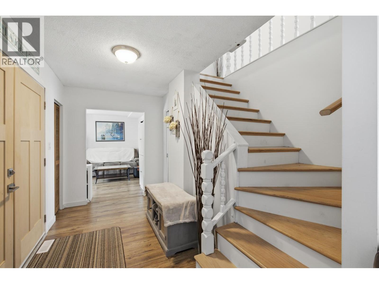 5223 Sunshine Coast Highway Property Photo 11