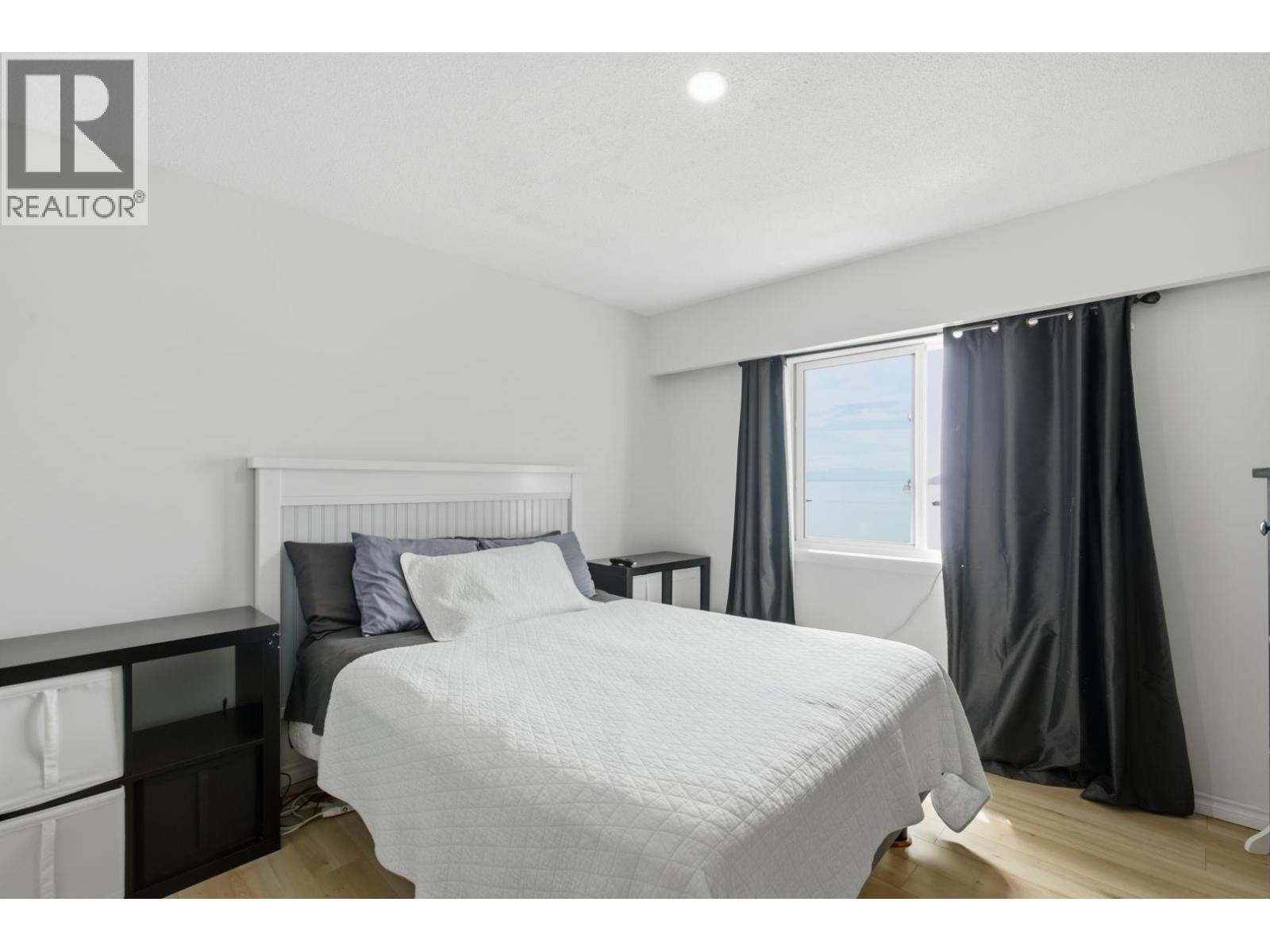 5223 Sunshine Coast Highway Property Photo 16