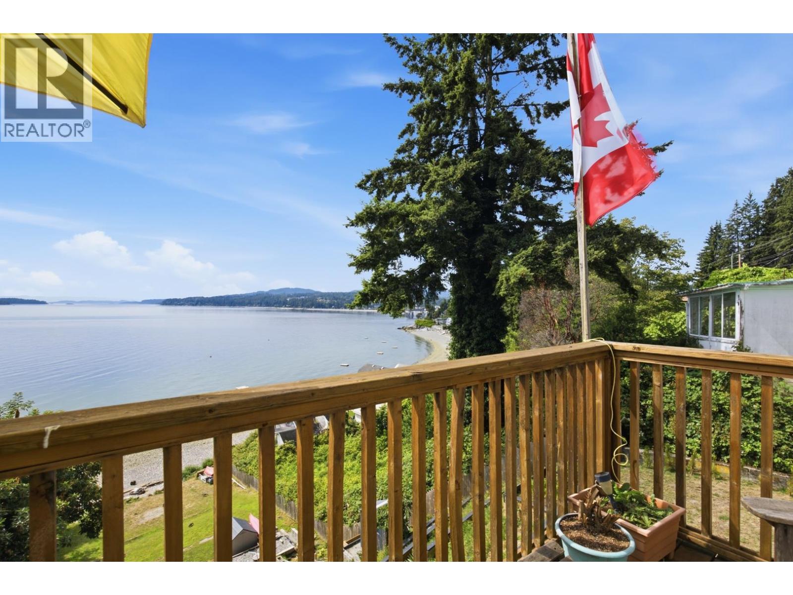 5223 Sunshine Coast Highway Property Photo 24