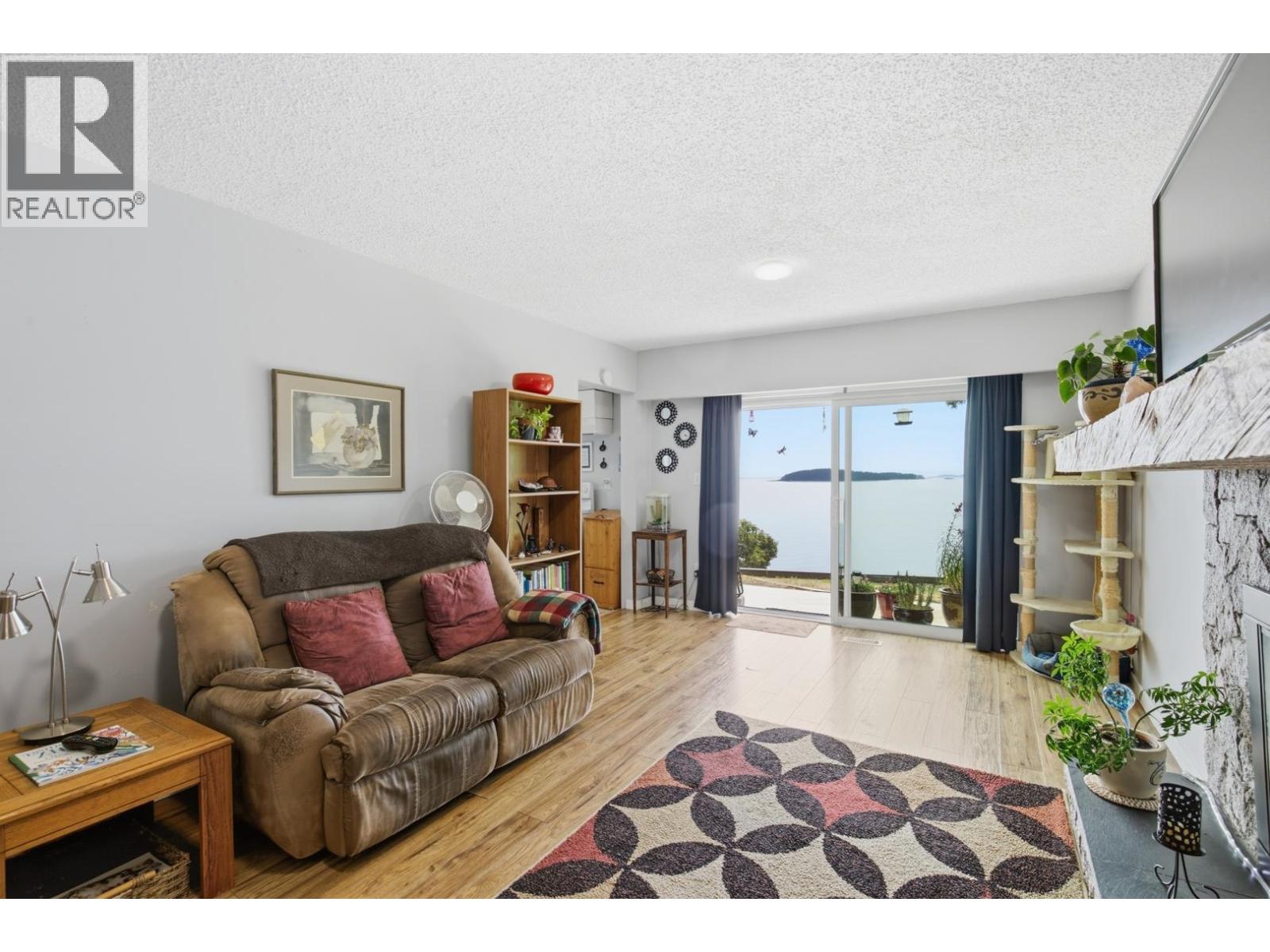 5223 Sunshine Coast Highway Property Photo 26