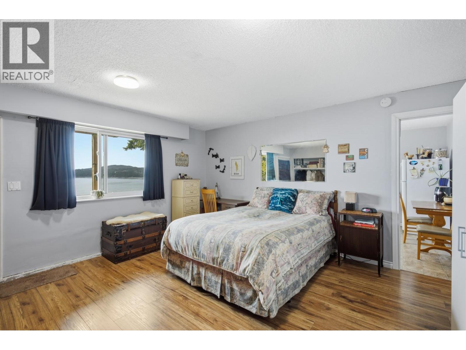 5223 Sunshine Coast Highway Property Photo 28
