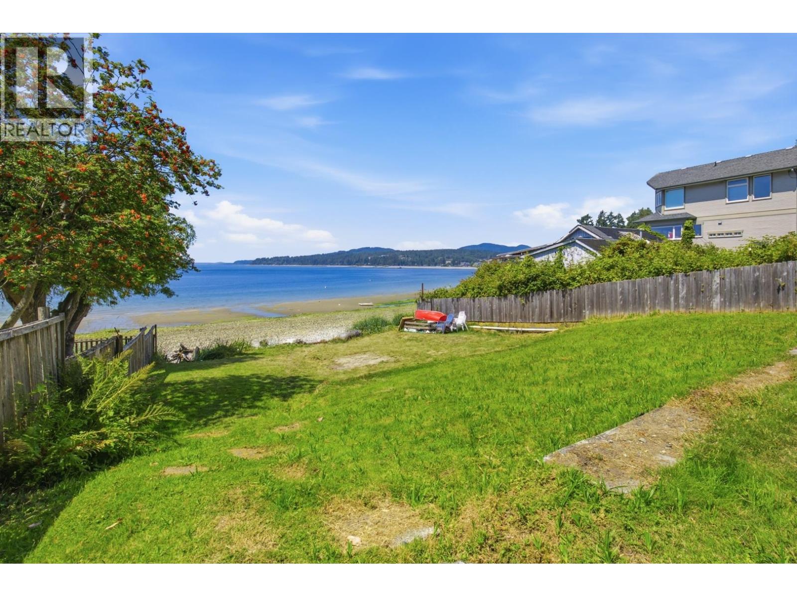 5223 Sunshine Coast Highway Property Photo 32