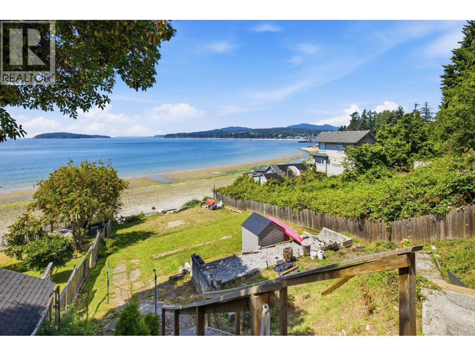 5223 Sunshine Coast Highway Property Photo 33