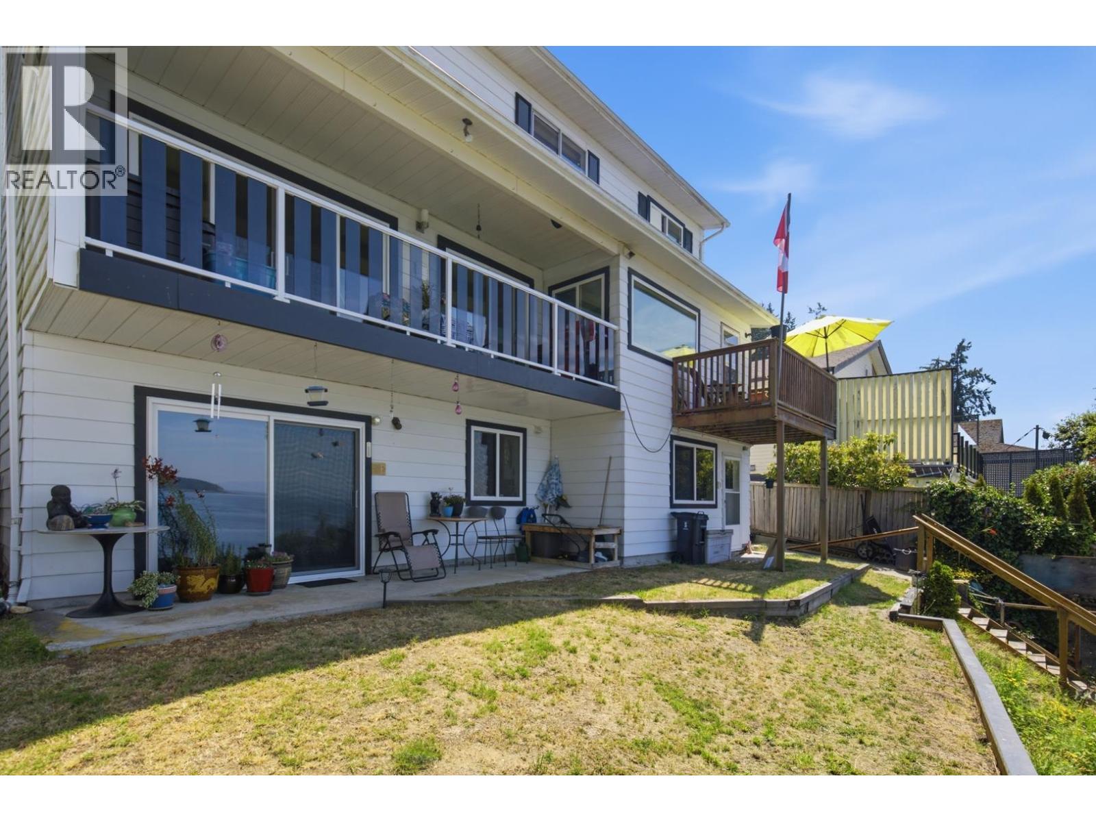 5223 Sunshine Coast Highway Property Photo 34
