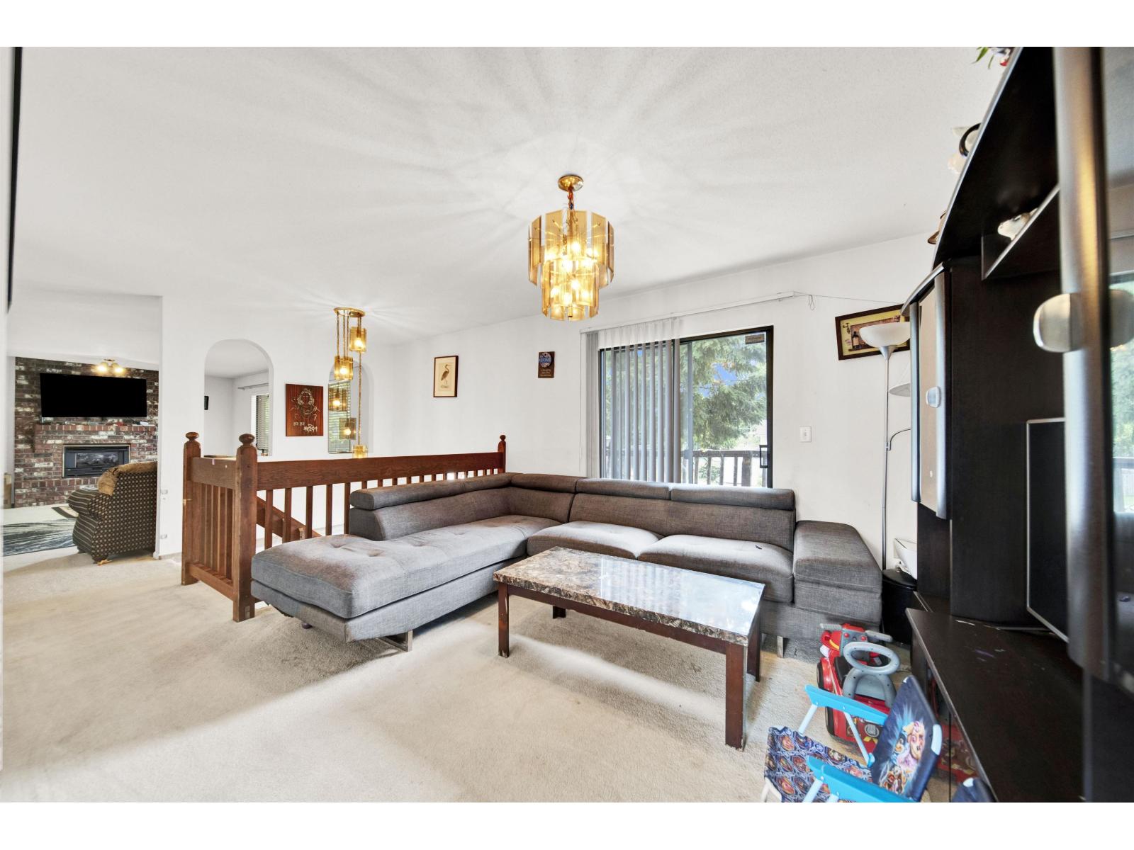 27191 28a Avenue Property Photo 5