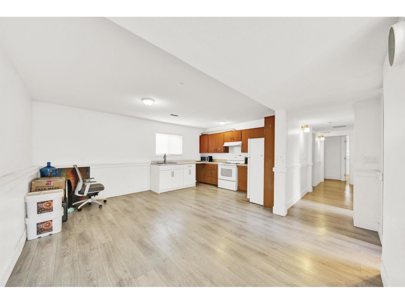 27191 28a Avenue Property Photo 17
