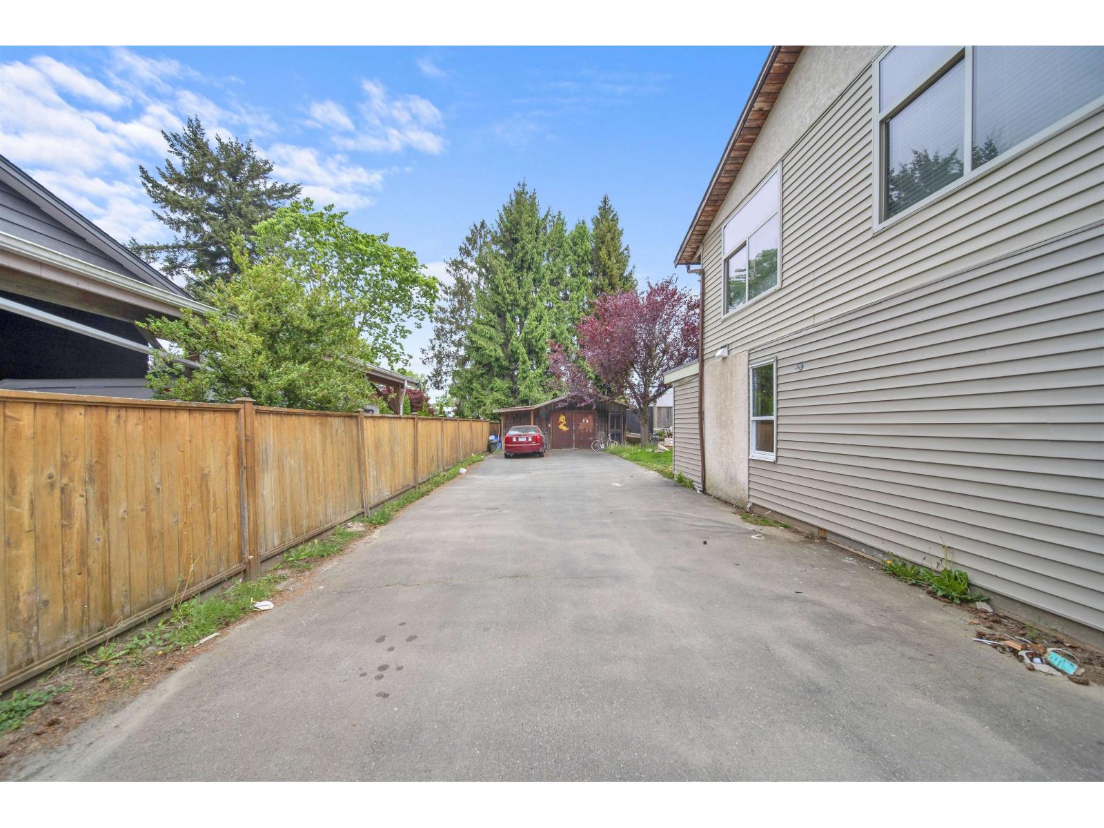 27191 28a Avenue Property Photo 23