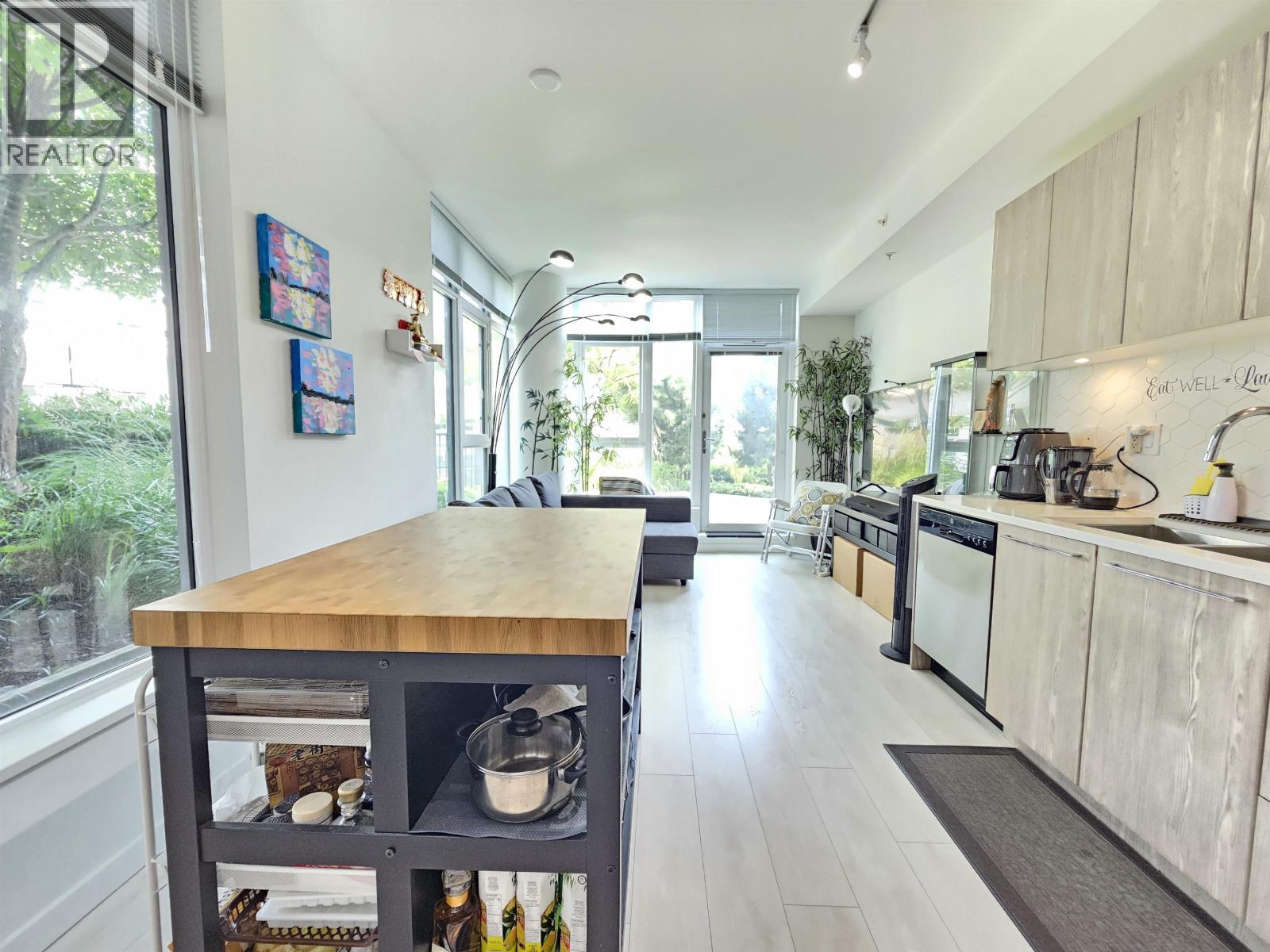 201 691 North Road Property Photo 3