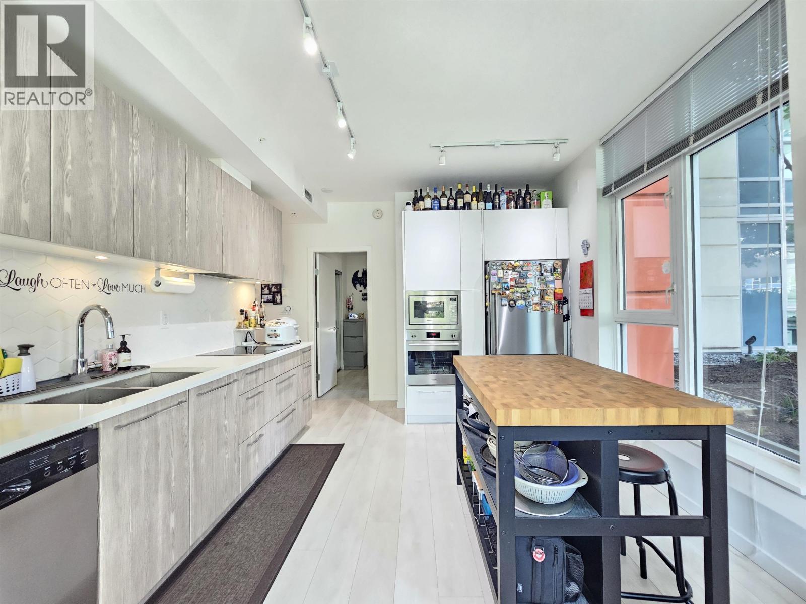 201 691 North Road Property Photo 4