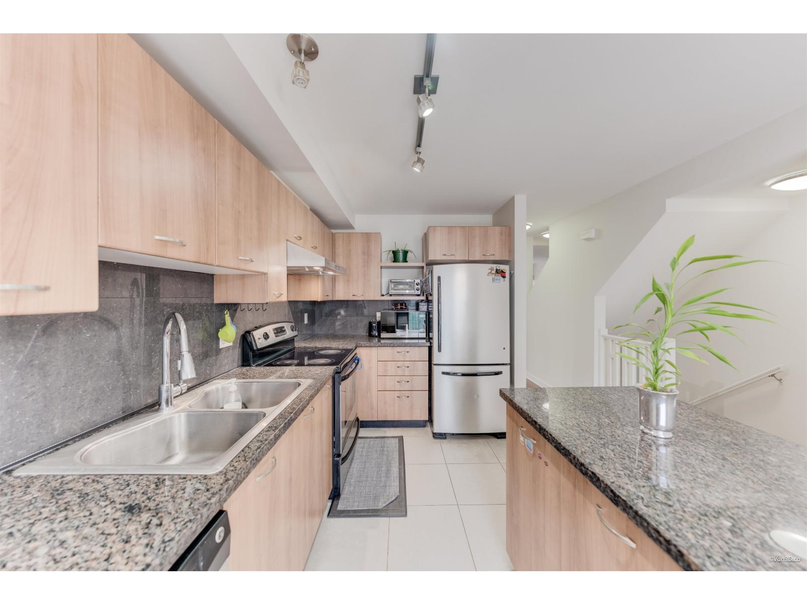 96 6671 121 Street Property Photo 4