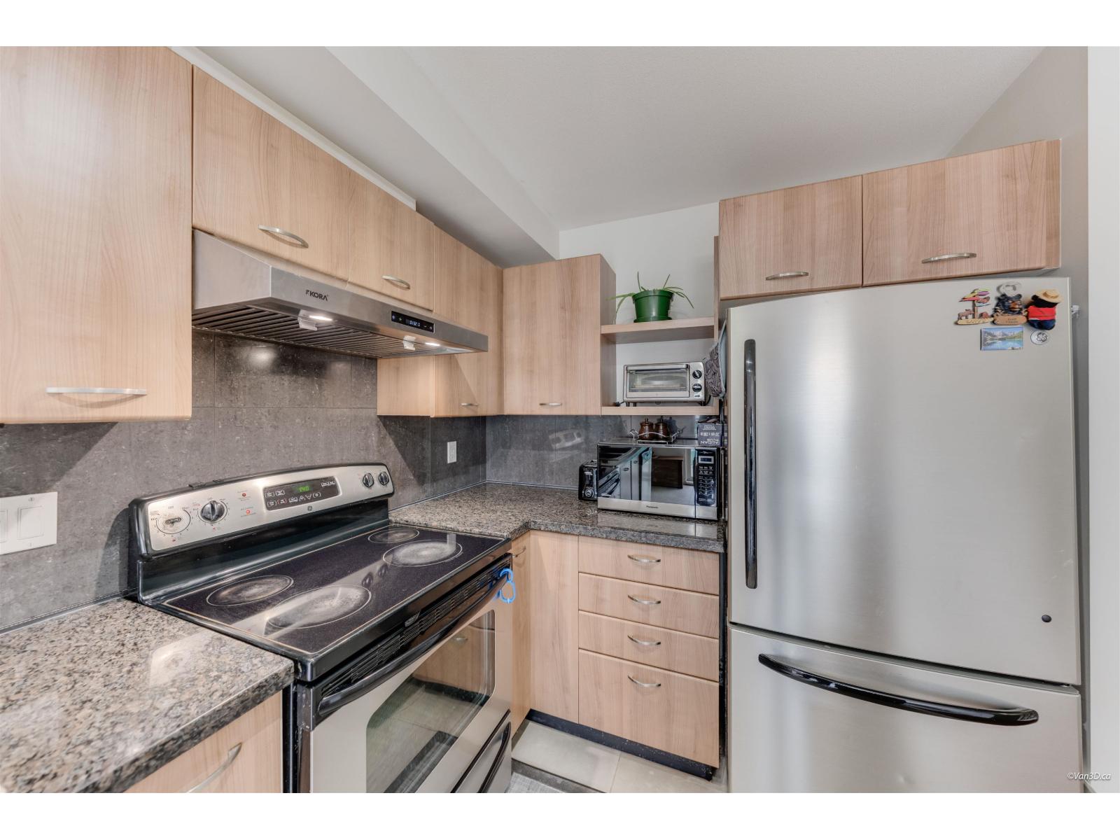 96 6671 121 Street Property Photo 5