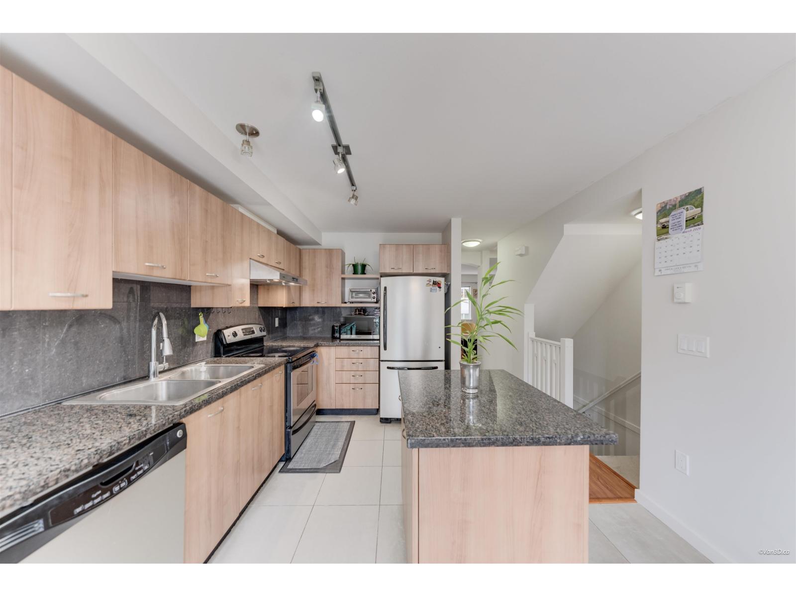 96 6671 121 Street Property Photo 6
