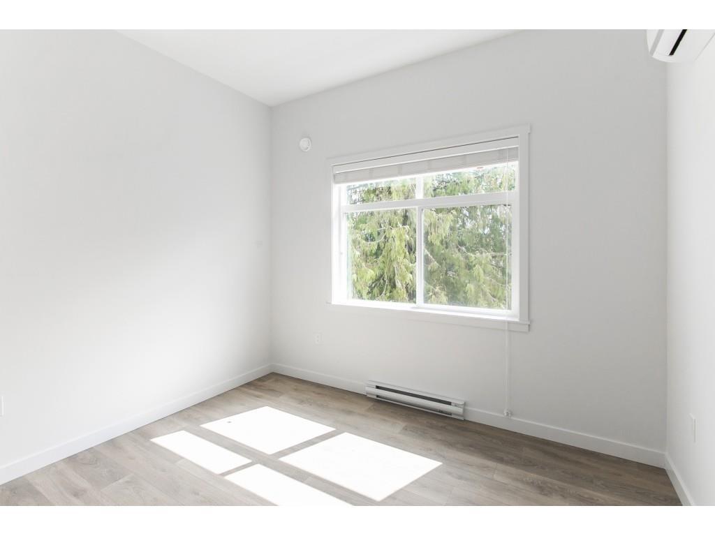 109 5415 Brydon Crescent Property Photo 11