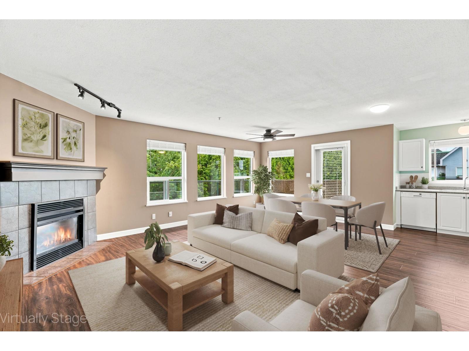 412 33718 King Road Property Photo 1