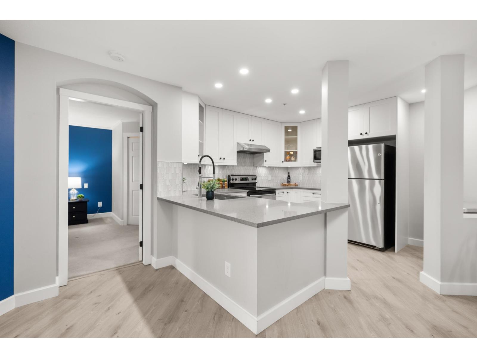 202 22015 48 Avenue Property Photo 16