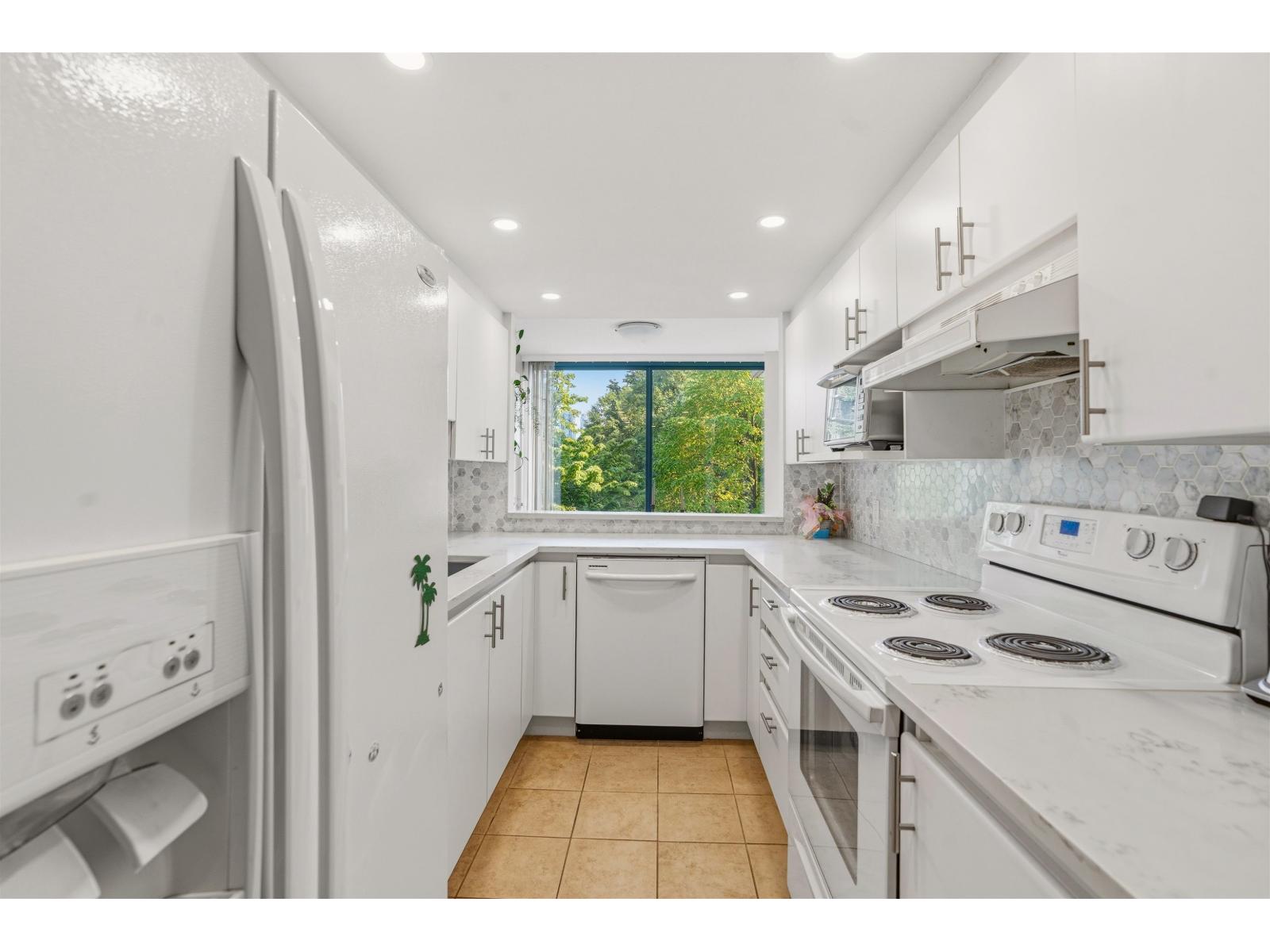 203 13353 108 Avenue Property Photo 6