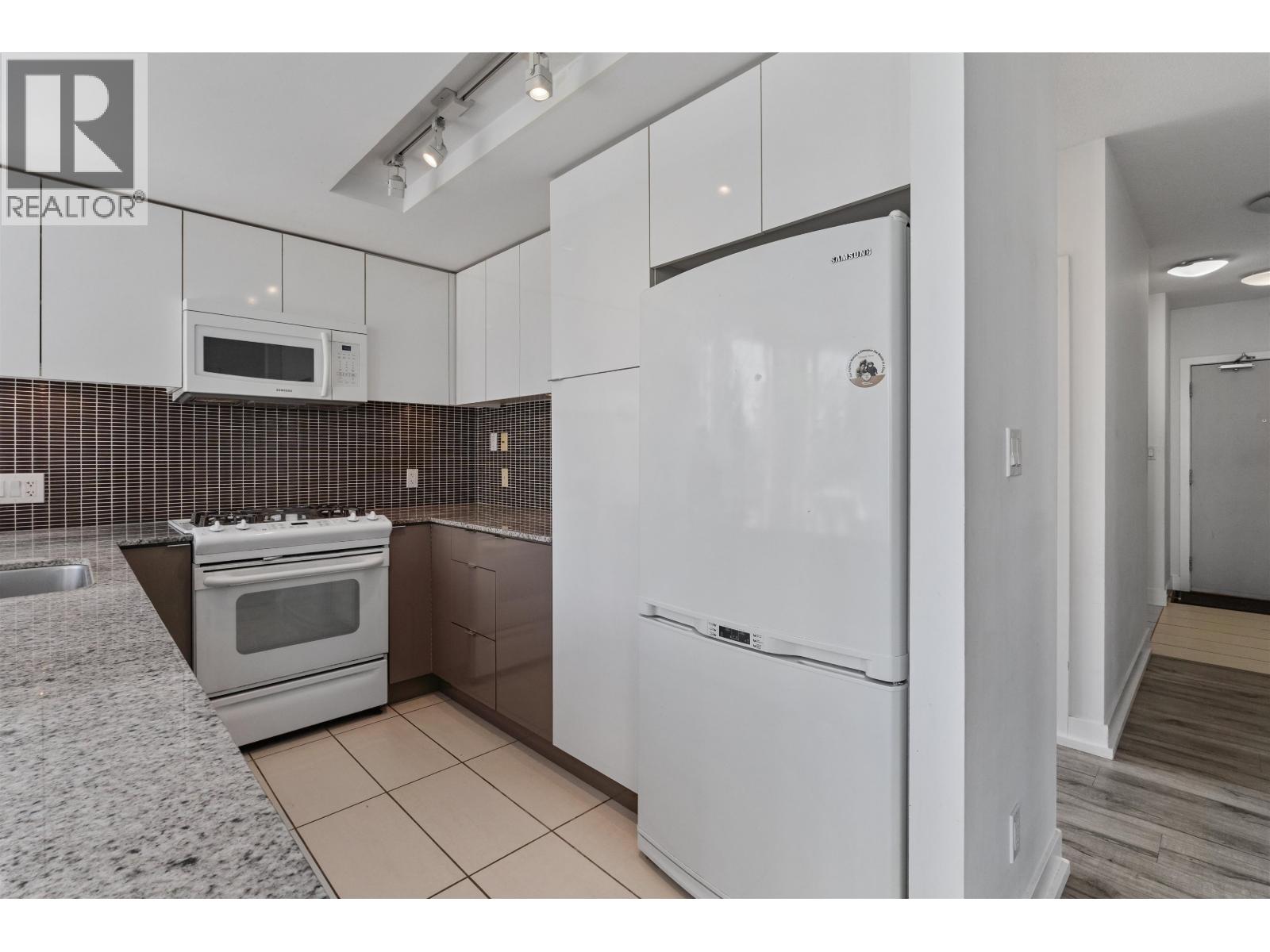 302 4808 Hazel Street Property Photo 2