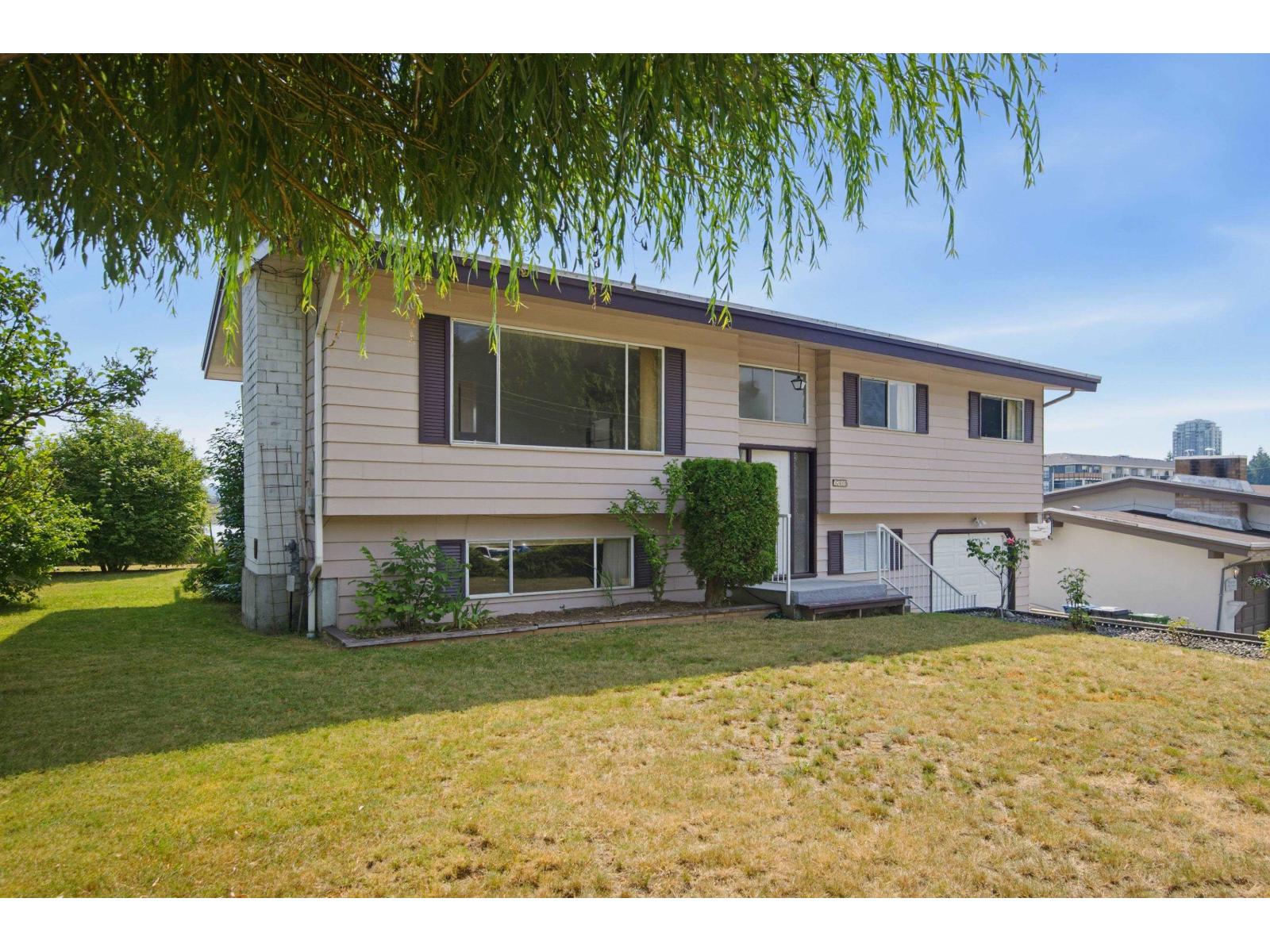 32659 Willingdon Crescent Property Photo 3