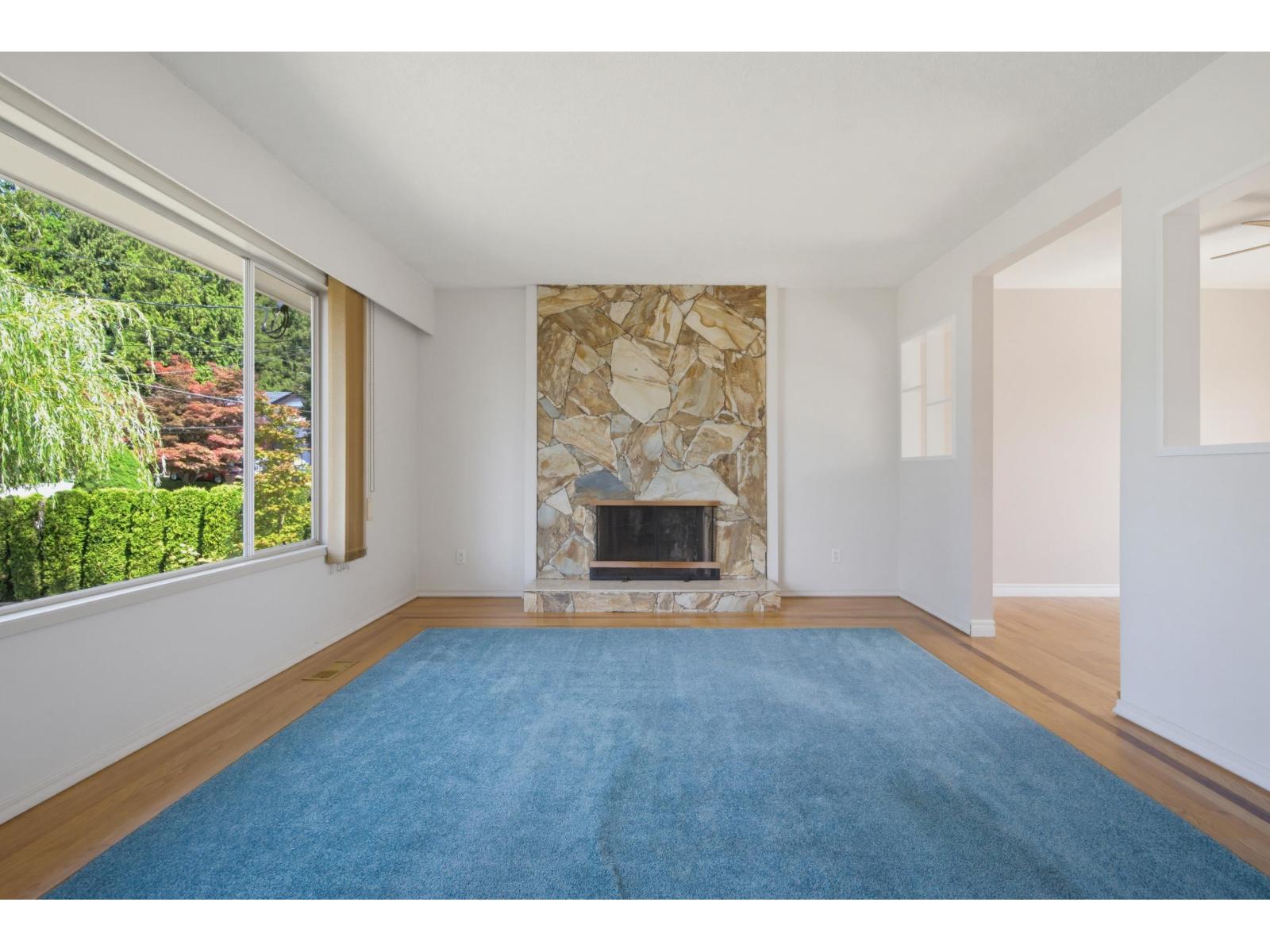 32659 Willingdon Crescent Property Photo 5