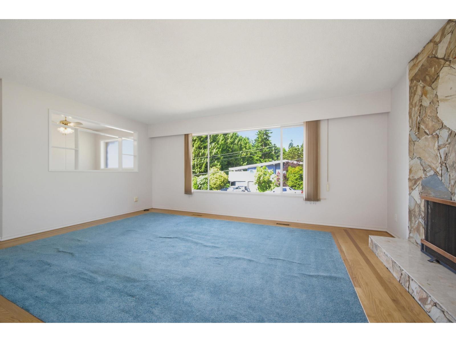 32659 Willingdon Crescent Property Photo 6